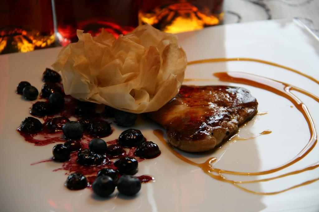 Logis Au Canard Gourmand Samatan Bagian luar foto