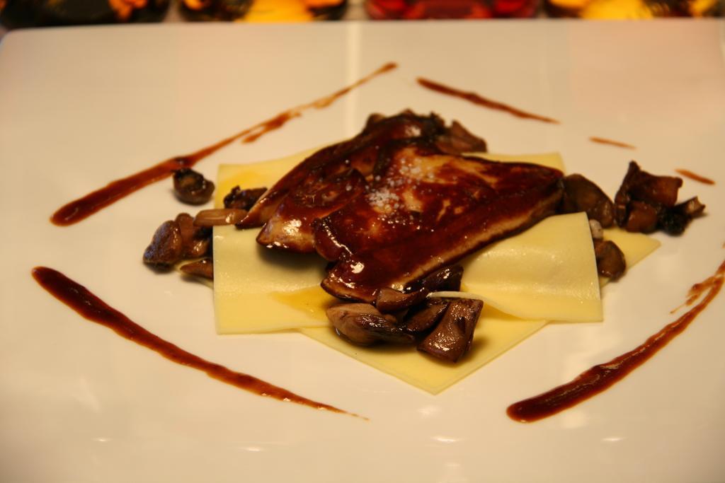 Logis Au Canard Gourmand Samatan Bagian luar foto